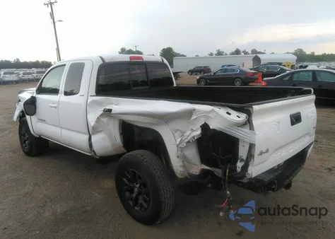 2022 Toyota Tacoma Sr5 V6 z USA, uszkodzony, nr VIN 3TYSZ5AN7NT076636